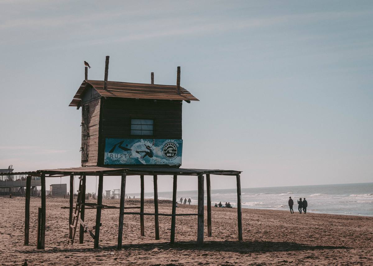 Puesto de guardavidas en la playa